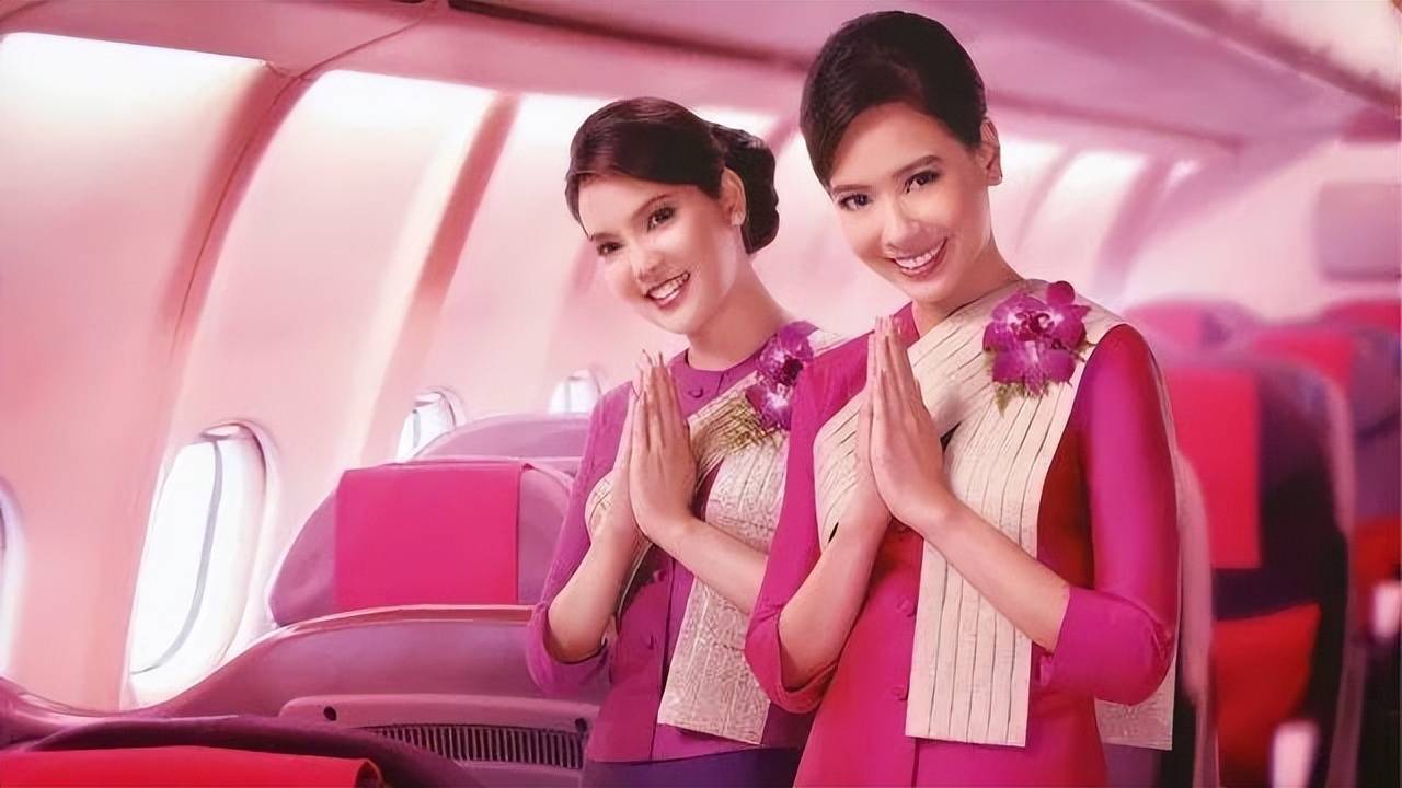 世界各国空姐服装比拼看来看去哪个最养眼你喜欢哪种