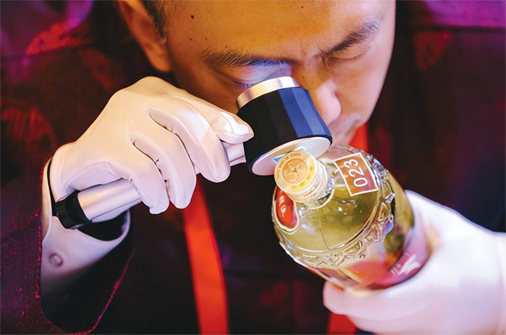 收藏老酒要关注五个方面_市场指数_胡义明_鉴定