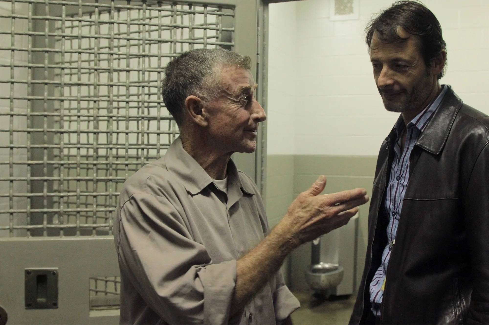 悬疑美剧《阶梯之间》细节分析,这部"本格推理"作品值