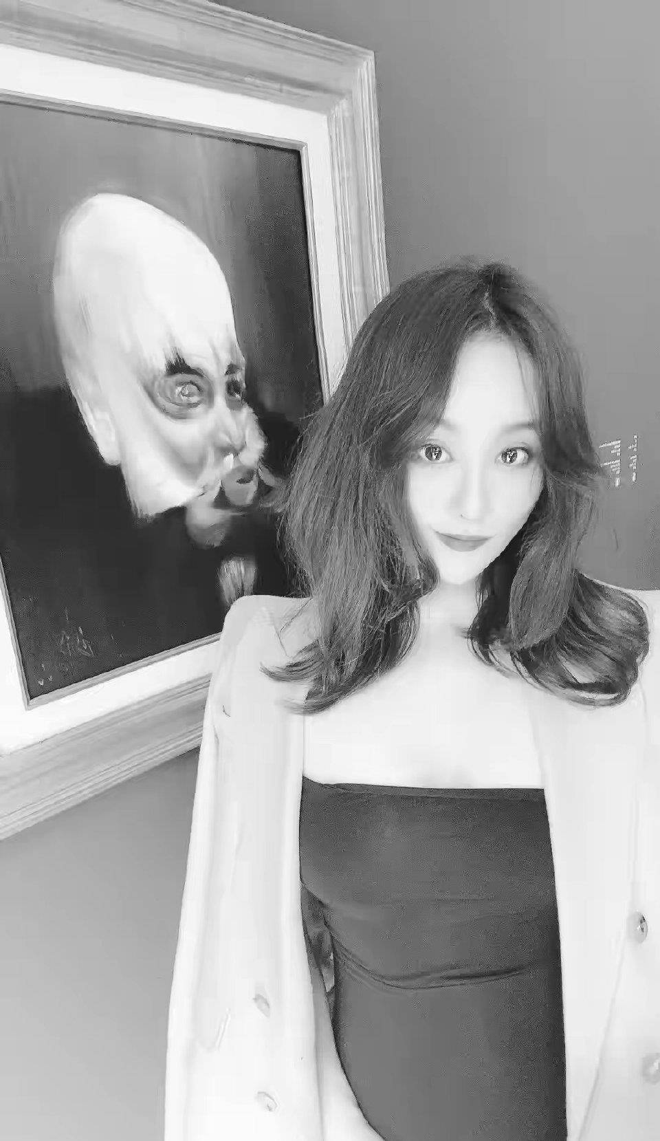 原创沈腾45岁的姐姐沈娜照片曝光颜值惊艳丝毫不输一线女星