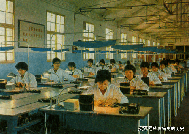 原创彩色老照片1978年蓬勃发展的江苏常州地方工业