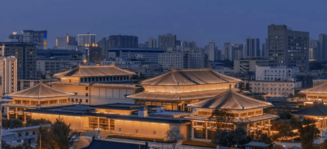 南京博物院02,中国国家博物馆01,故宫博物院下面小编以"云游博物馆"的