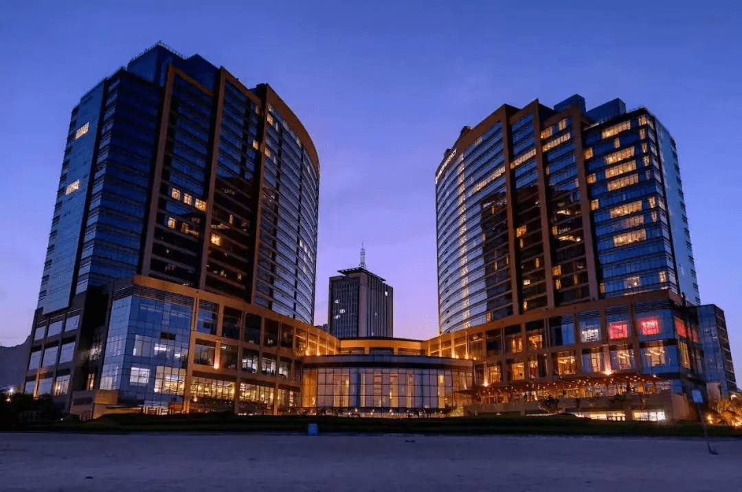 大家都知道青岛鲁商凯悦酒店在石老人景区属于不错的酒店,而且鲁商