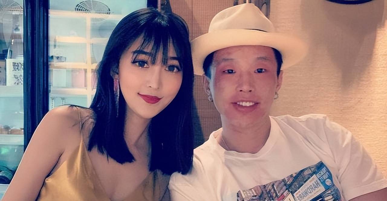 德云社饼嫂晒节日礼物烧饼在线留言邀功却被妻子无情回怼