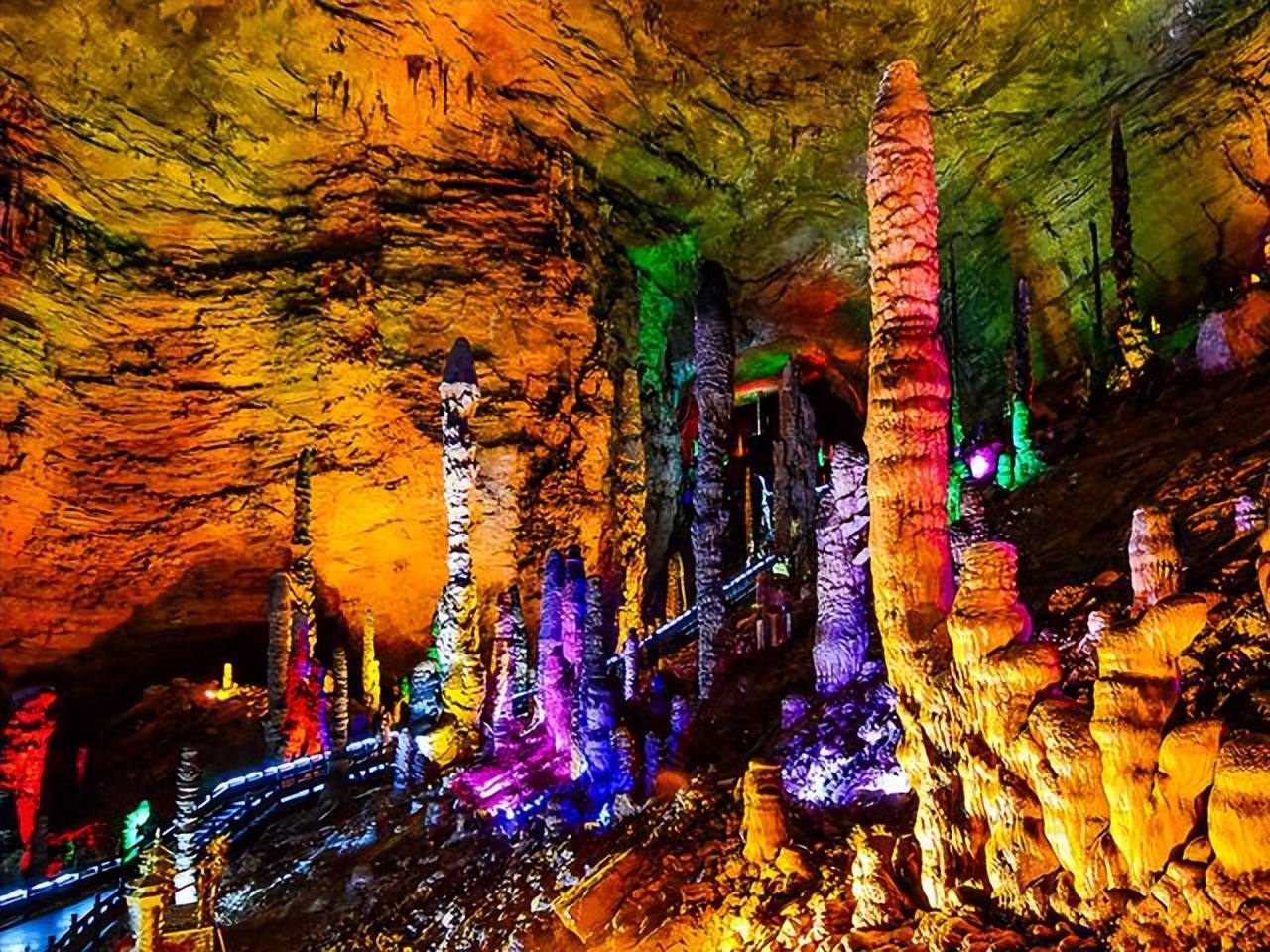 湖南一景区走红，拥有庞大的立体洞穴空间，有世界溶洞奇观的美誉