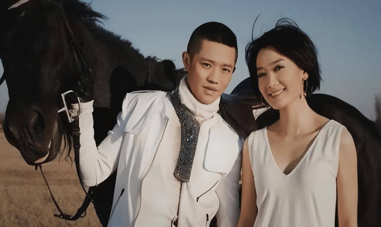 杨魏玲花人红不忘本与曾毅五五分账24年嫁给徐明朝生活美满