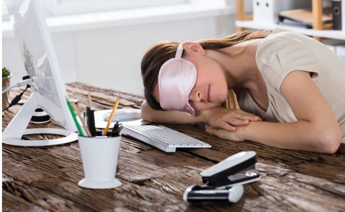 经常午睡超过1小时的人，最后会怎样？疾病风险增加身体健康下降
