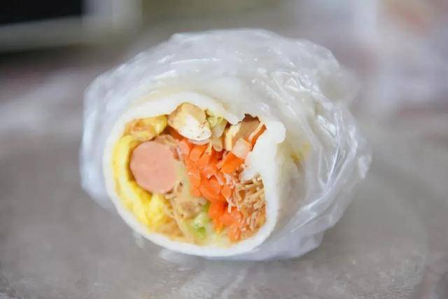 第六名:糕头第五名:油炸鼓第四名:水潺饼第三名:炸肉丸第二名:楚门炸