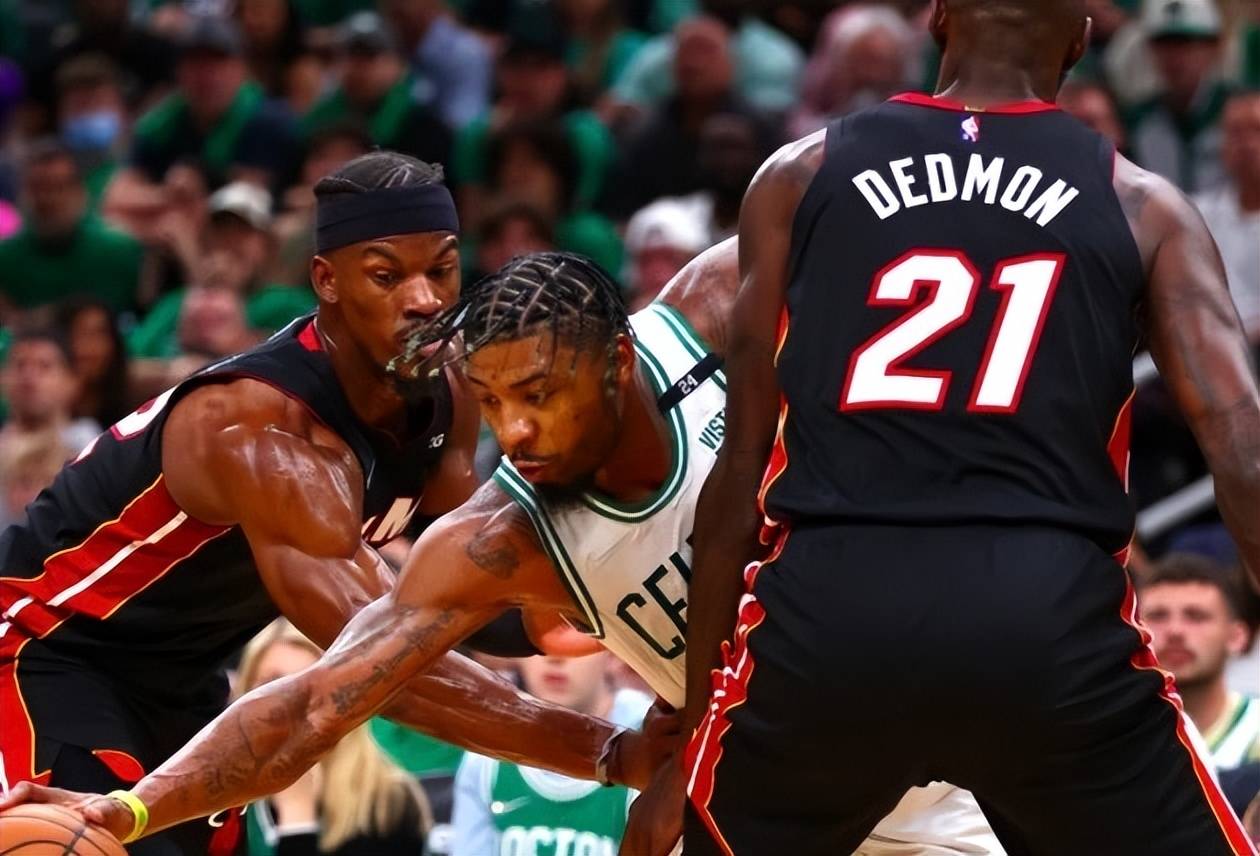 斯玛特受伤细节曝光:90度崴脚疼到大喊 重演姚明时刻_比赛_1_nba