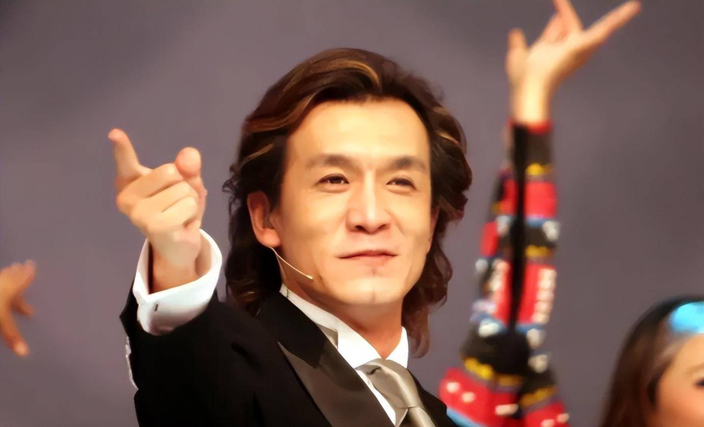 原创李咏曾是央视优秀主持人集帅气与才华于一身4年前遗憾离世