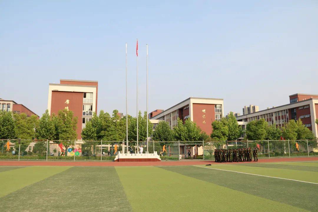 阜南县委教育工委委员,阜南一中党委书记,校长李进,阜南县委教育工委