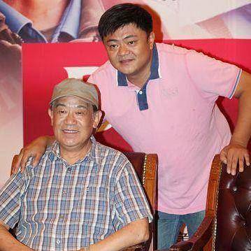 和妻子结婚50年恩爱如初,全家是演员_形象_成功_李幼斌