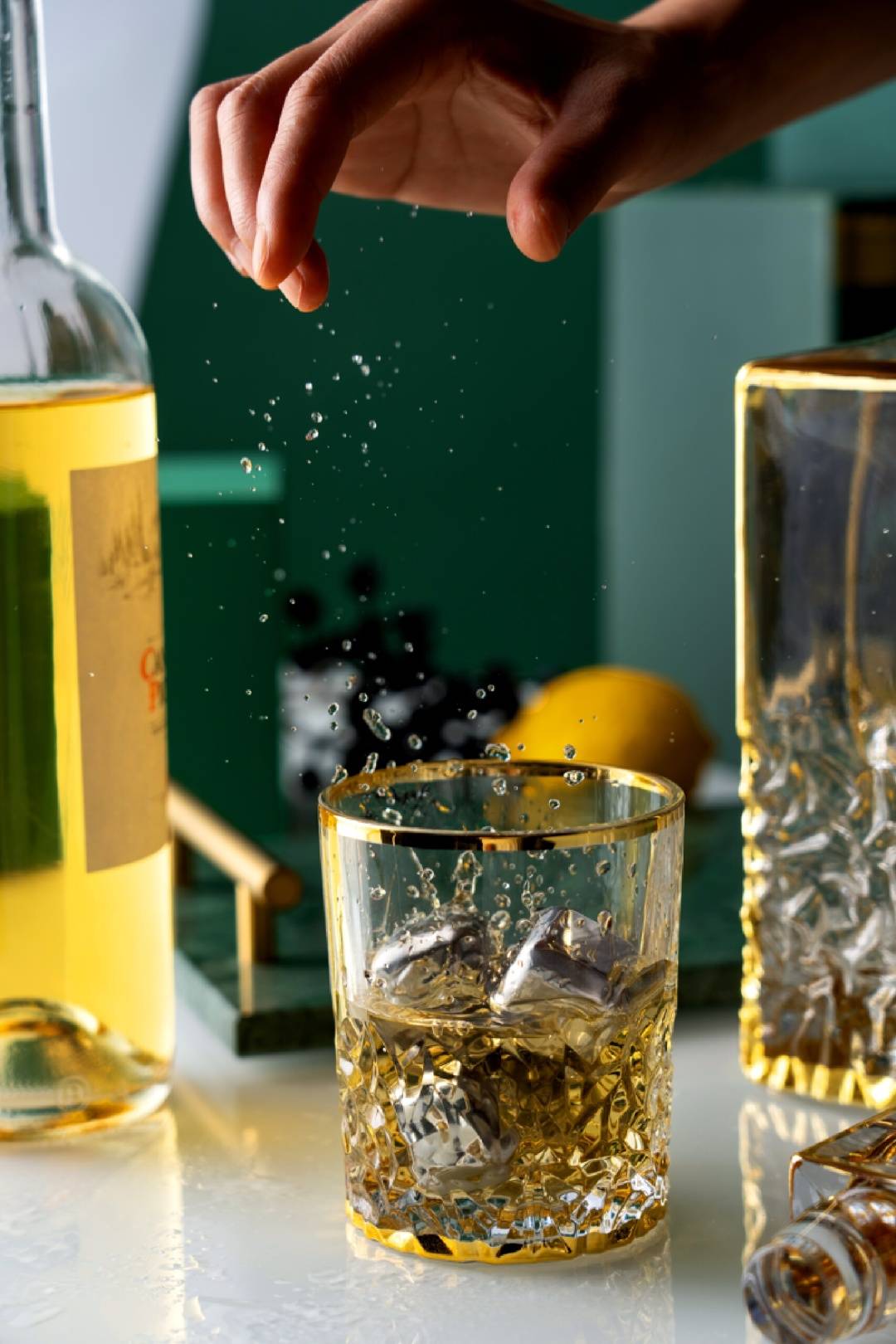 俗话说得好:"青春献给小酒桌,醉生梦死就是喝.