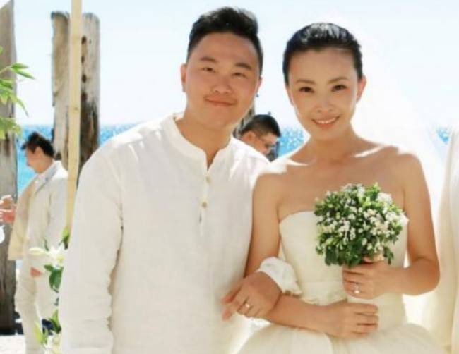 而且刘威葳结婚后,外界一直都不知道刘威葳丈夫的全部信息