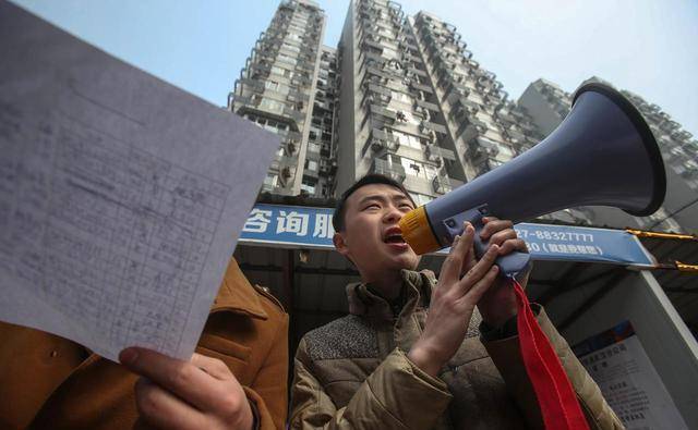 BOB全站我国14亿人也难招工？工厂招工遇冷年轻人为何不愿走进工厂？(图4)
