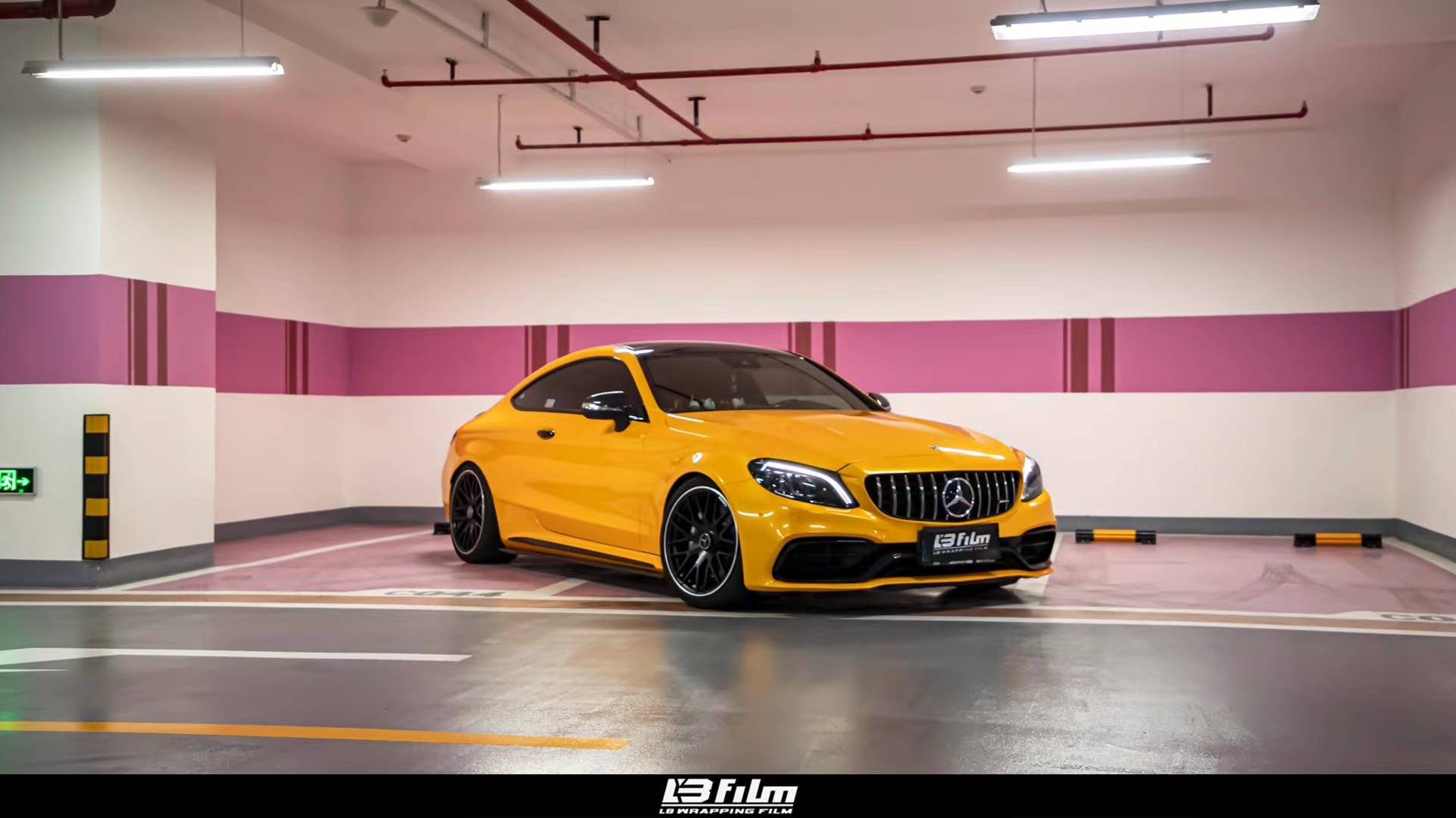 奔驰-c63coupe 【lbfilm改色膜】超亮金属枫叶黄_搜狐汽车_搜狐网