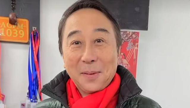 继贾玲之后冯巩又收一个女弟子?