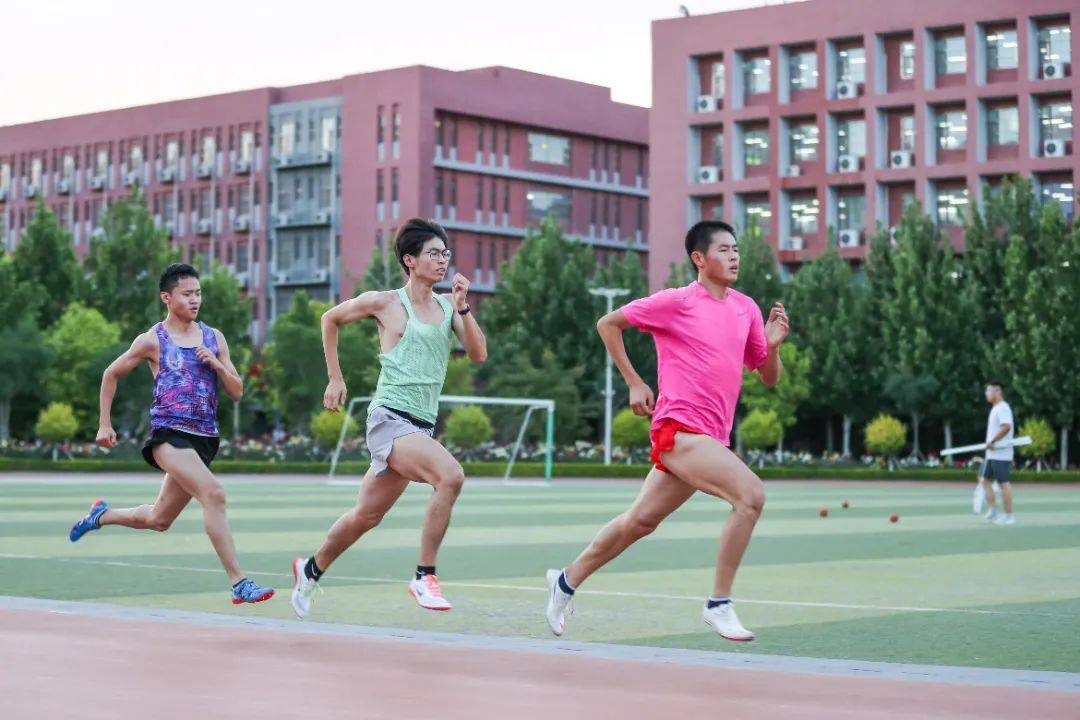 衡水滨湖志臻中学体育生的训练日常_专业_梦想_收获