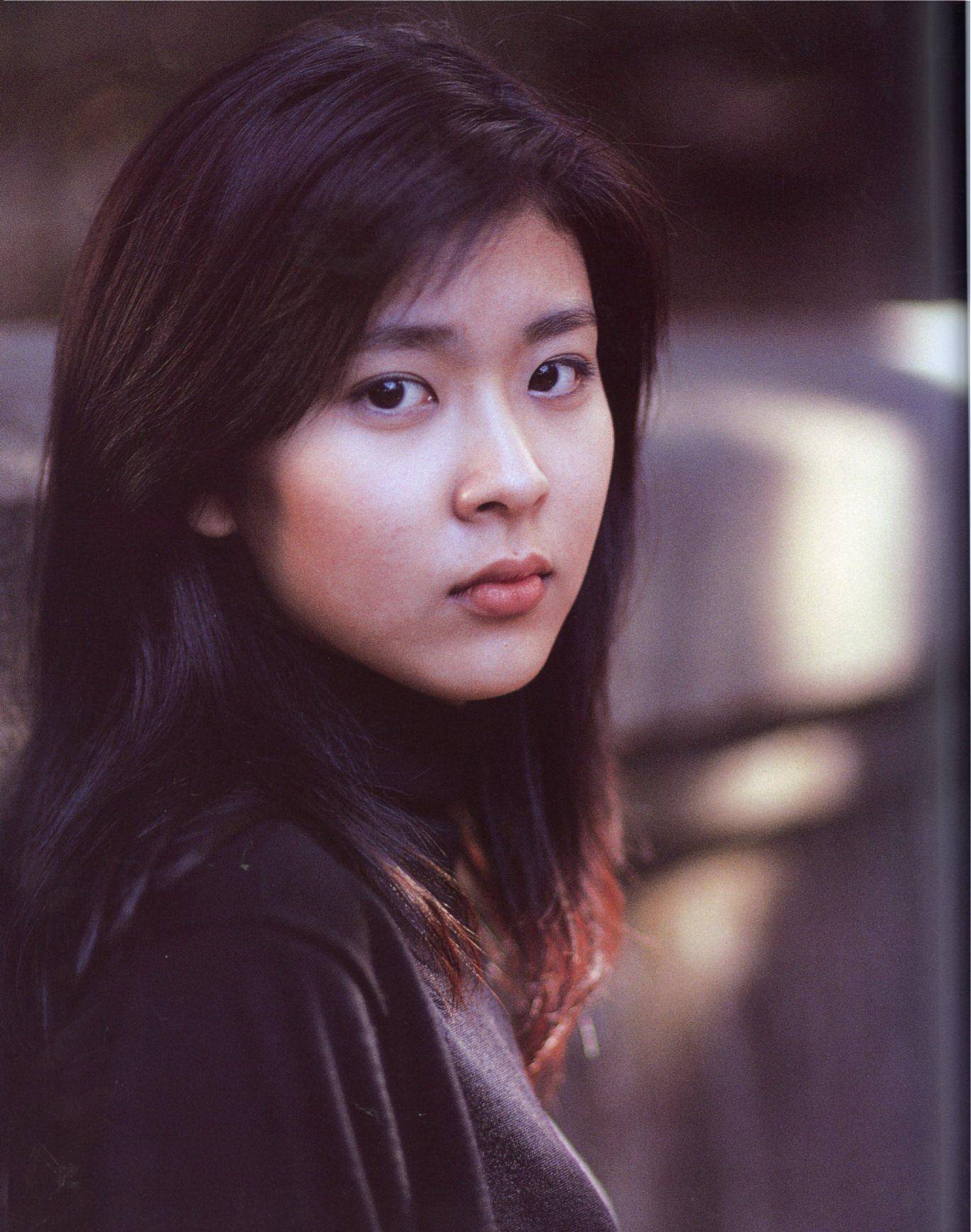 苹果肌都下垂了,43岁的她怎么还能当上女主角?_松隆子_微微_姐姐