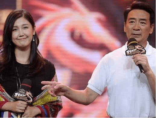 的他,现在已经是65岁了,寇振海二婚娶了个比自己小21岁的娇妻李婷作伴