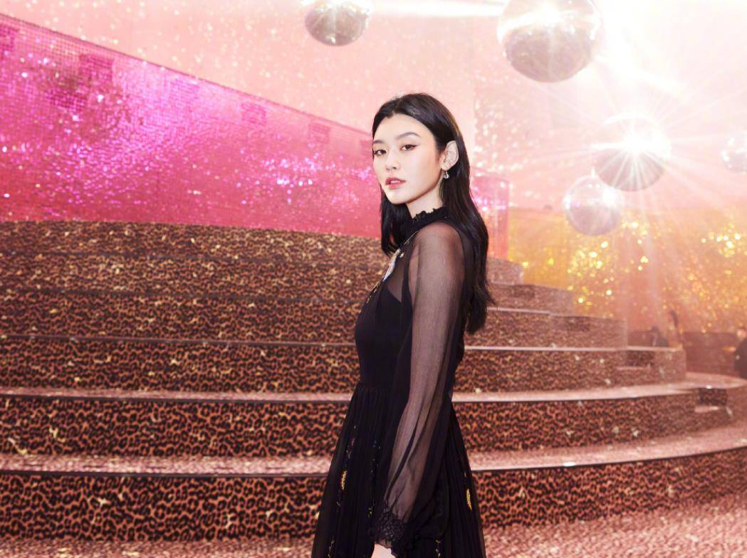 女儿手指超白美,奚梦瑶透露她很害羞_宝宝_王厚杰_消息