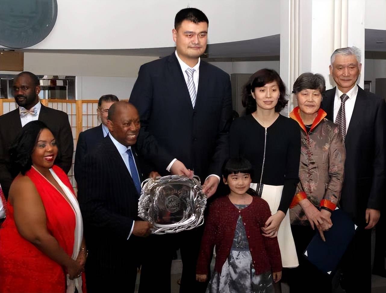 08米精神抖擞,渴望姚明生二胎_天赋_姚志源_身高