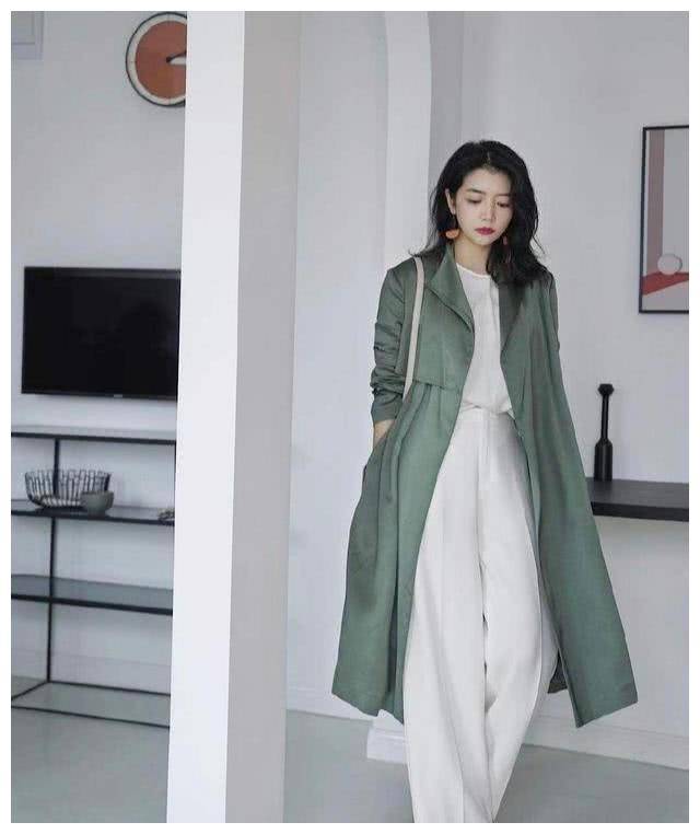 原创             时尚博主三木演绎春季流行色“豆沙绿”，优雅知性显肤白，又高级
