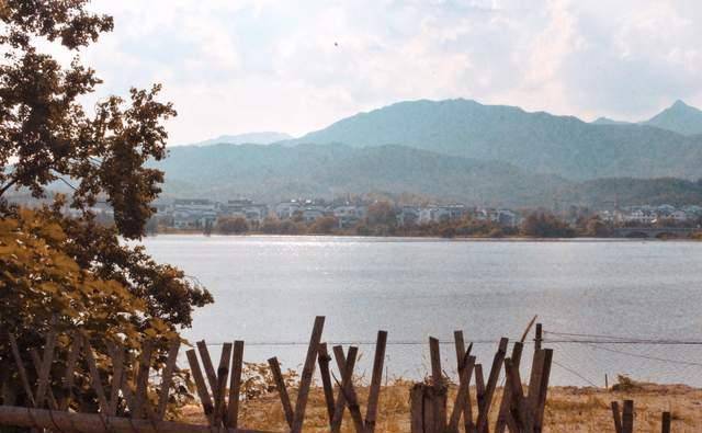 原创             安徽一个湖淹没了一个村庄，抽干湖水才发现村落，已有50年历史