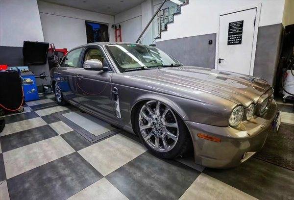 美人豹捷豹改装airbft空气悬挂完美展现姿态