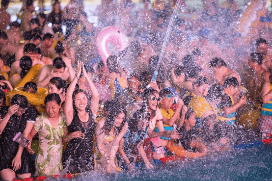 新一任的蹦迪赛场熬夜冠军非你莫属激活荷尔蒙疯狂电音节承包夏日夜
