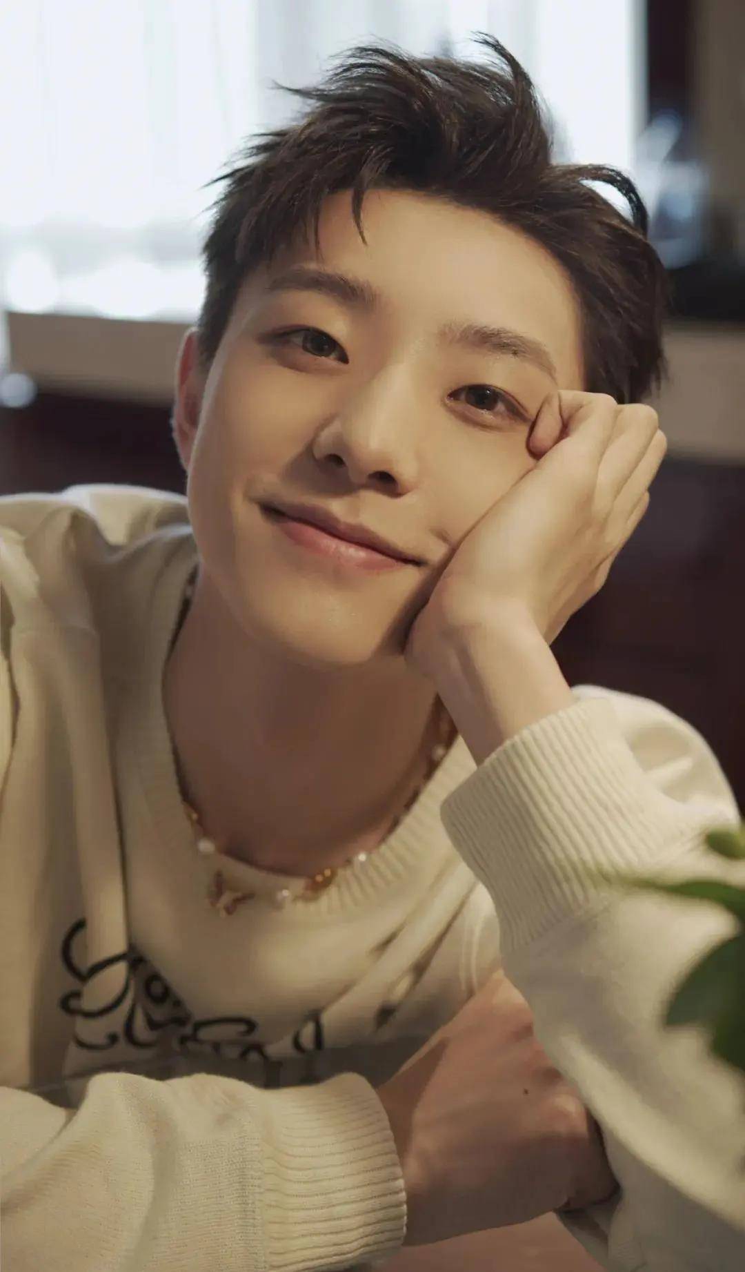 人间蛊王张欣尧:初代网红的成长逆袭之路_舞台_视频_时候