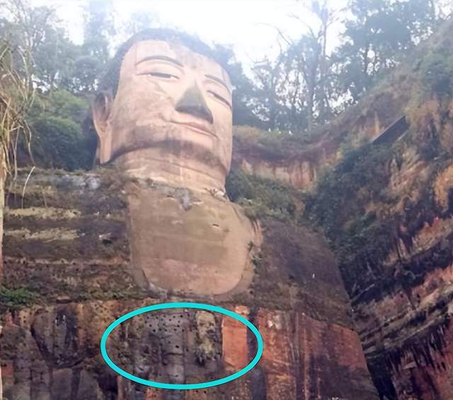 原创
乐山大佛的鼻子为何是黑色,专家经采样调查,揭开了其中的秘密