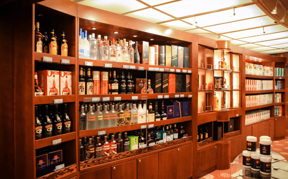 去饭店吃饭为何自带酒水的人变多了行家一语戳中酒友痛点