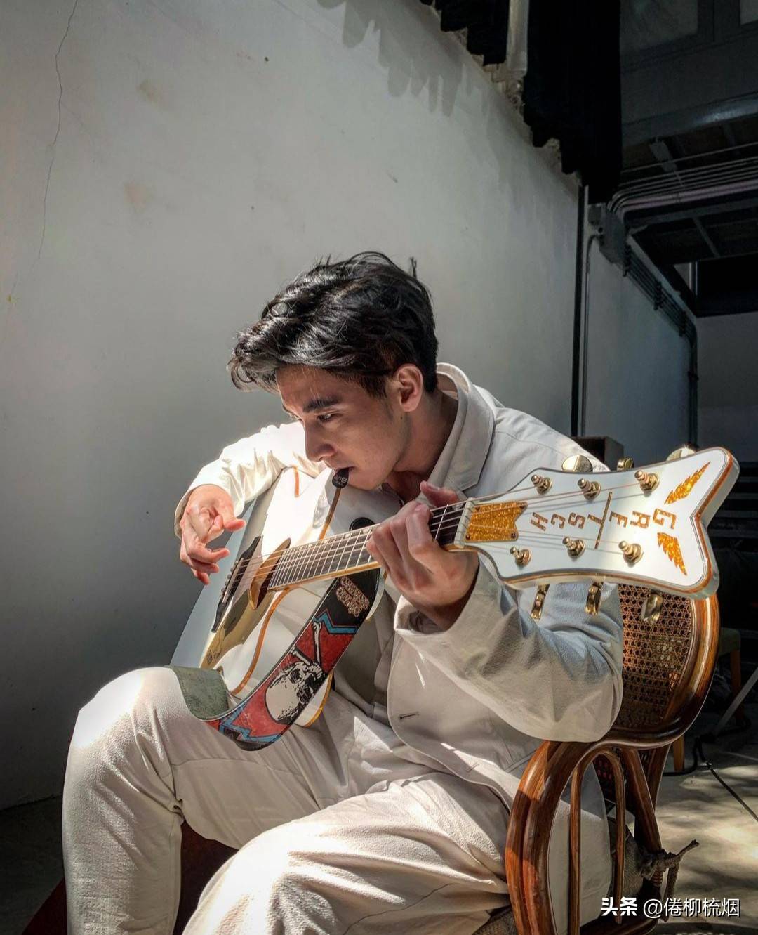 原创泰星tono谈nychaa近日画风突变她长大了变得时尚是她的权利