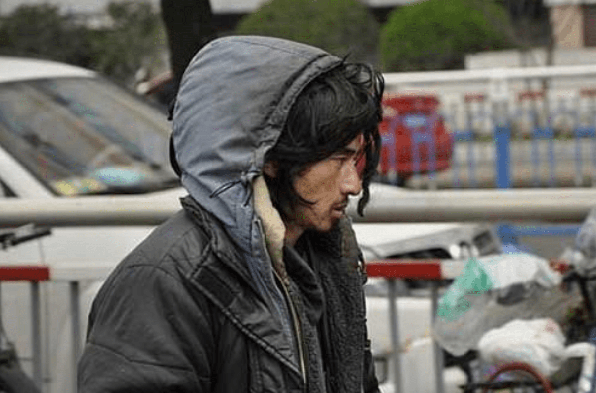 10年前最火网红的现状,凤姐直言活得不如狗,犀利哥患上精神病?