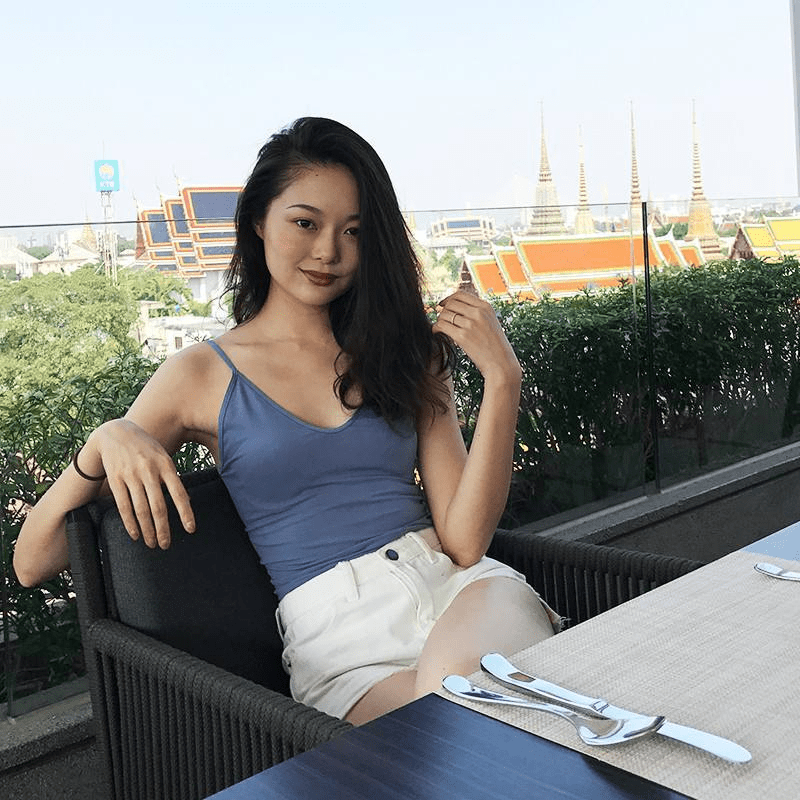 原创土味大脸妹网红晚晚的京圈名媛上位路以及她背后的两个男人