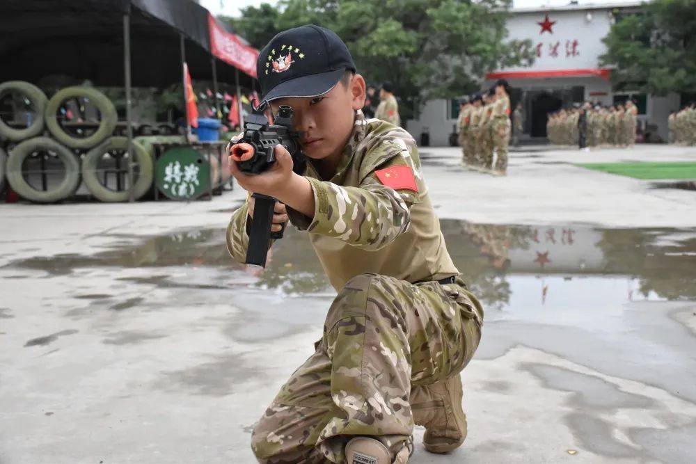 一起来看那些年参加过北漠狼军军事夏令营的小战士都收获了怎样的成长