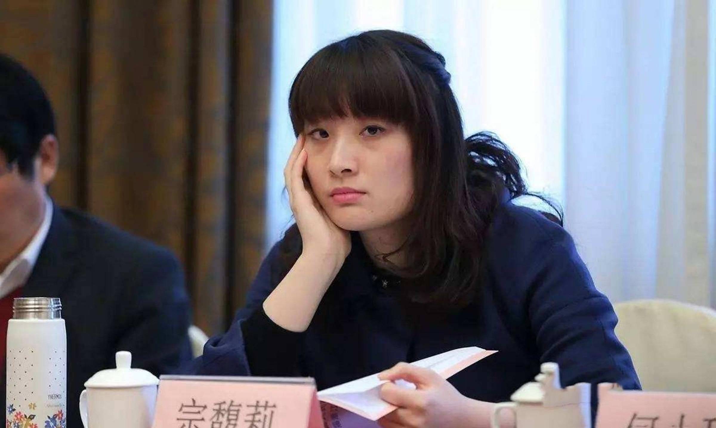 浙江杭州新女首富80后海归25岁当总裁身价660亿至今未婚