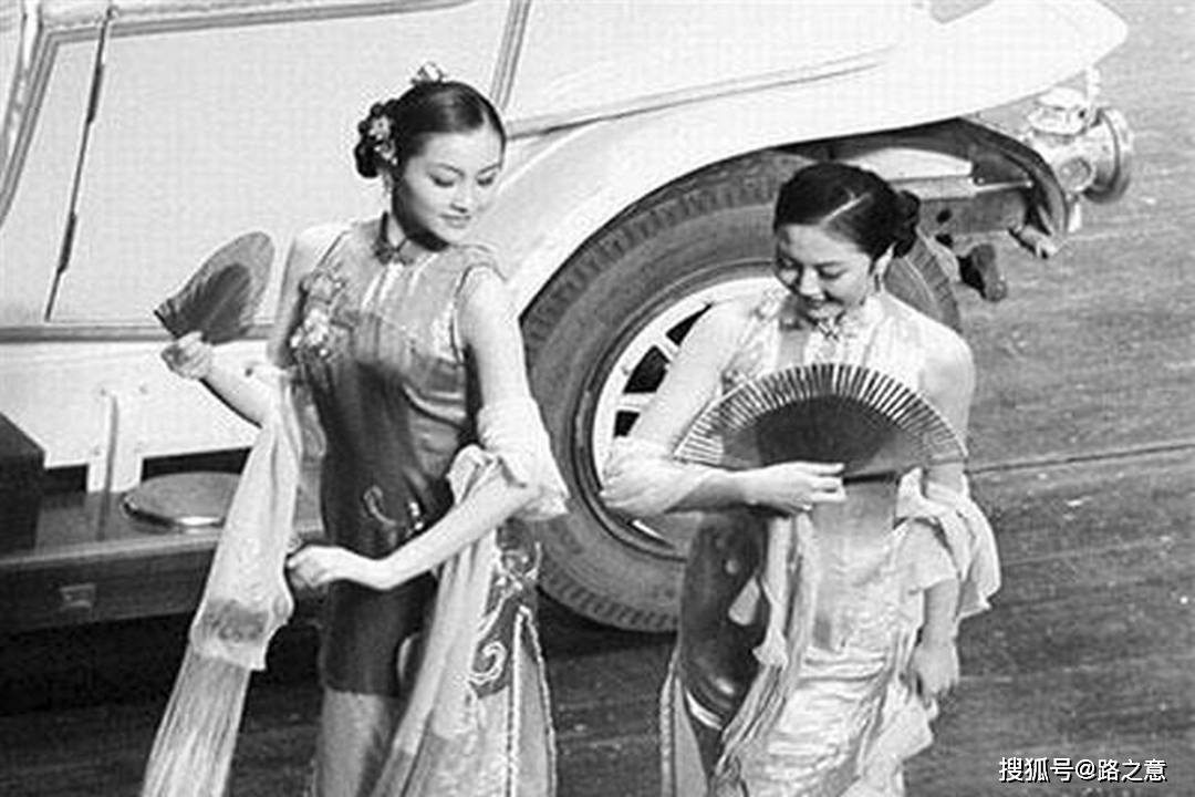 刚到门口,便有一股细细的甜香袭来,风度翩翩的毕庶澄便觉得身子软绵绵