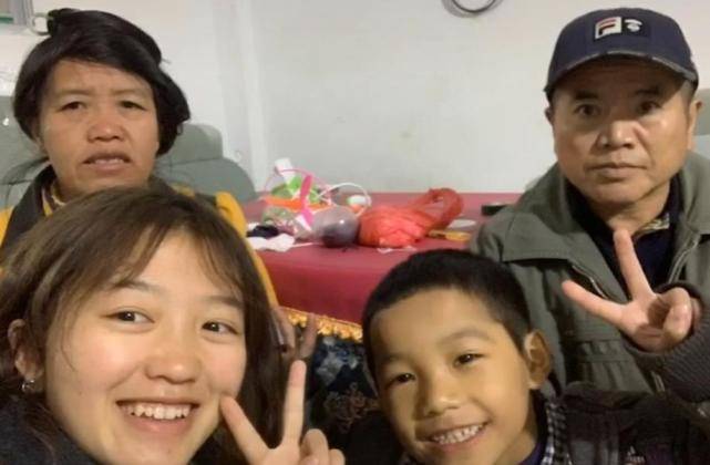 原创变形计梁小友为父治病当网红又因自卑为爱整容现撞脸沈月