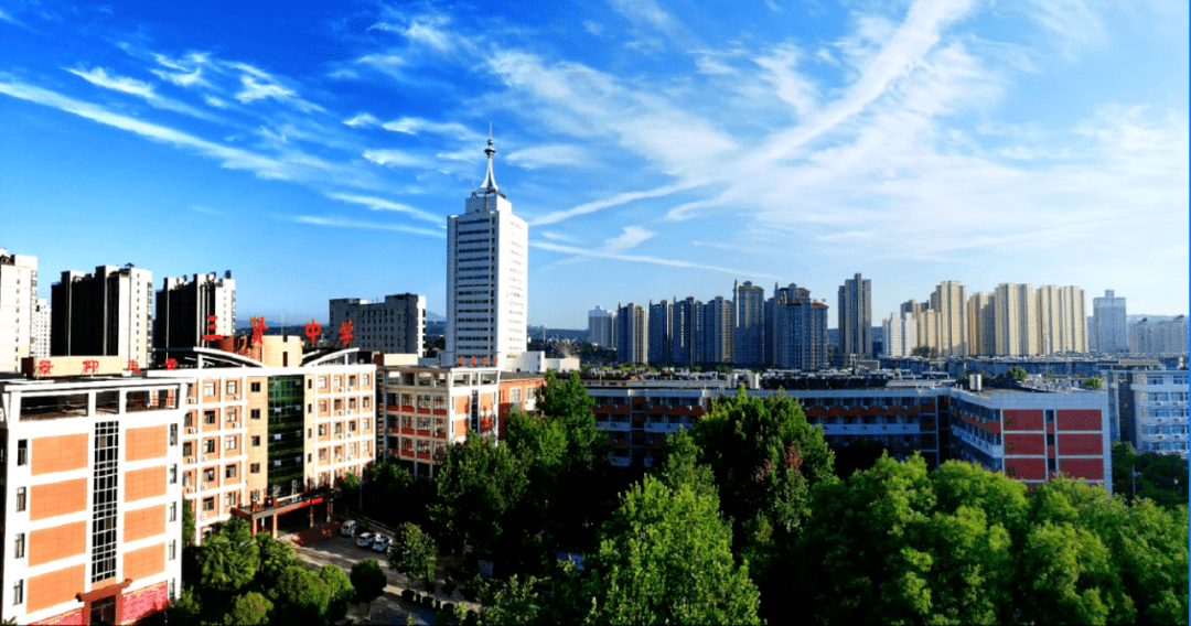 渭南市三贤中学安全管理中心副主任张相锋在第十五周升旗仪式上的讲话