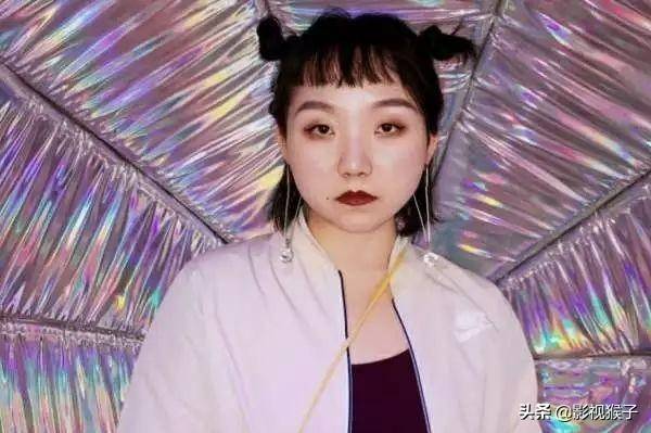 原创网红辣目洋子靠实力走红网络听了父母对自己的评价哭笑不得