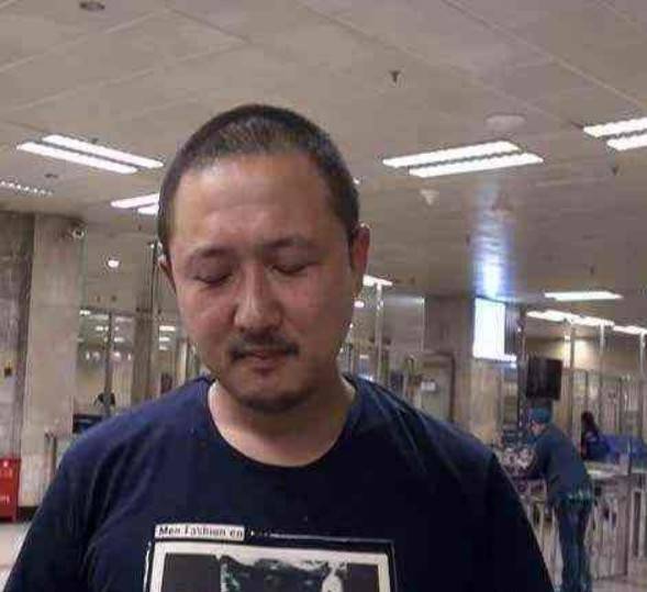 他曾比杨幂还红,父母去世后靠捡垃圾为生,如今38岁成最惨童星_李传