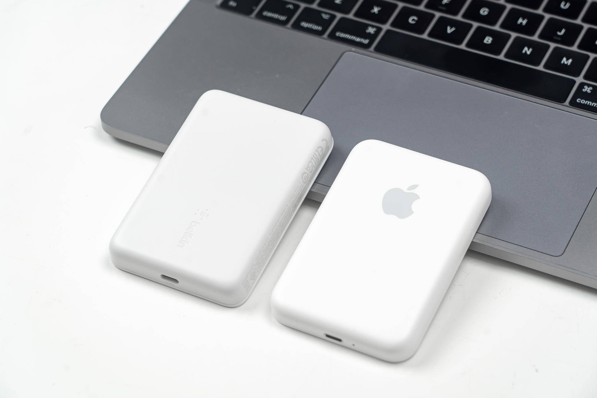 贝尔金磁吸无线充电宝 抗菌壳膜体验_手机_苹果_magsafe