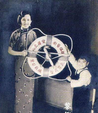 3岁半成童星,中国"秀兰·邓波儿",女粉丝苦追,让他蒙冤自尽_黎铿