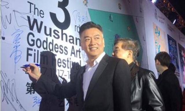 32年演员现状大不同,两美成女霸总,男主凭颜值翻红_萨仁高娃_张青