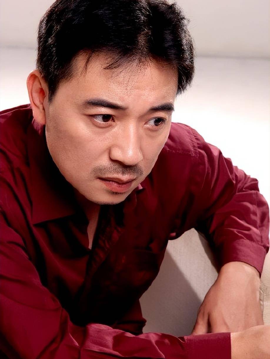 张晞临的妻子朱敏为丈夫放弃事业回归家庭一家四口生活有滋味