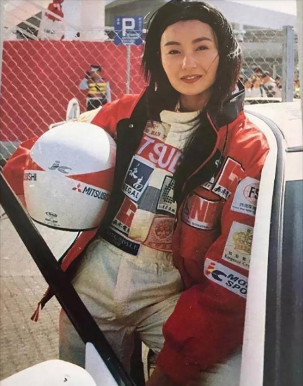 原创成龙杯星光熠熠堪比芭莎晚宴王祖贤邱淑贞大小s孙俪都曾参加