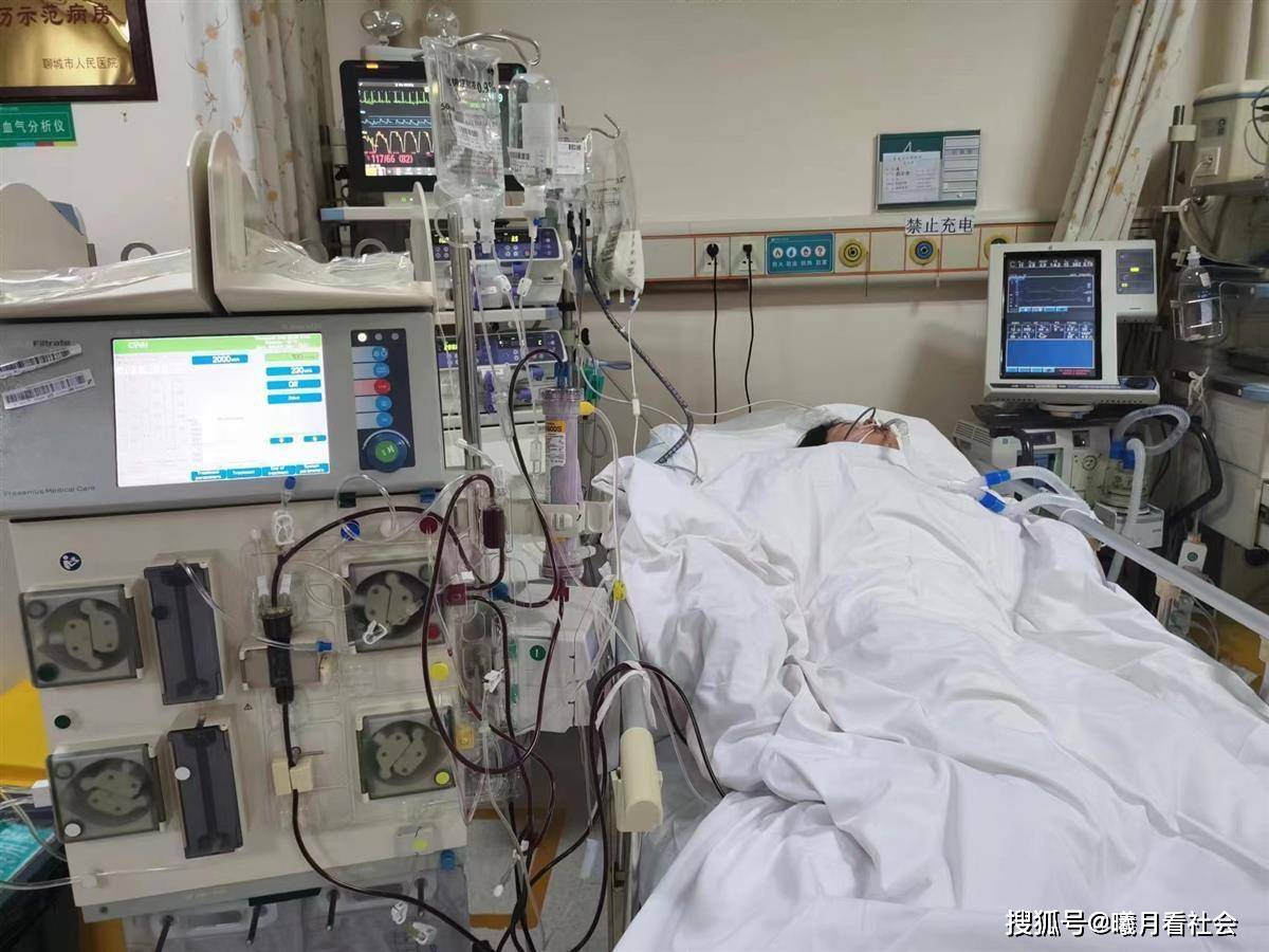 "林先生说道,小琳被送进icu抢救之后,由于一直没有脱离生命危险,不