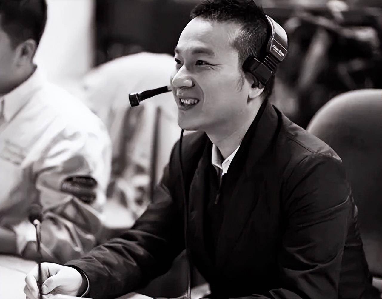 13年俄罗斯美女远嫁成都,随丈夫赴华打拼,异国眷侣连登4年春晚_唐琮洋